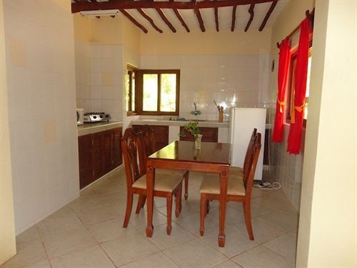 Hill Park Hotel - Tiwi Beach Ngoại thất bức ảnh